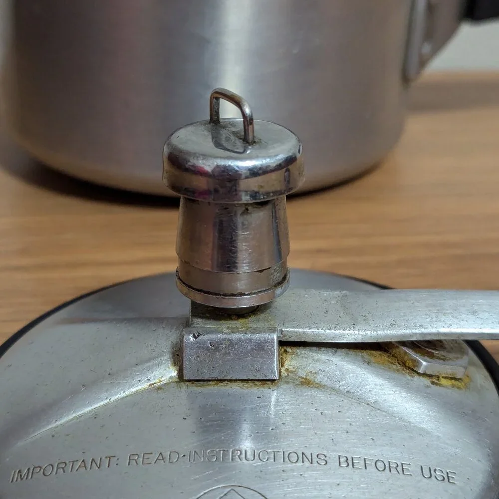 VINTAGE HAWKINS Aluminum Pressure cooker